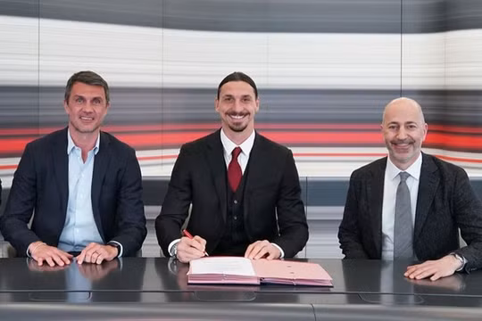 Tiền đạo Ibrahimovic gia hạn hợp đồng với AC Milan trước tuổi 40