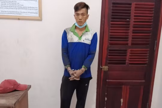 An Giang: Bắt giữ đối tượng vận chuyển gần 5.000 gói thuốc lá ngoại nhập lậu