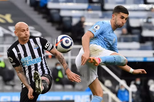 Man City đánh bại Newcastle ở vòng 36 Premier League