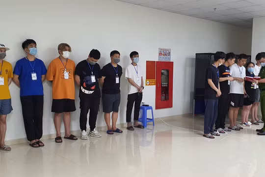 Xem xét trục xuất lao động nước ngoài làm việc không có giấy phép tại Việt Nam