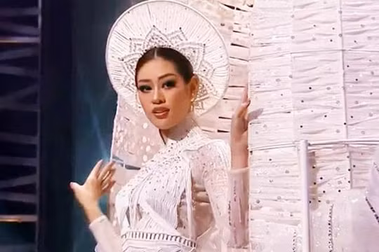 Khánh Vân trong đêm thi trang phục dân tộc ở Hoa hậu Hoàn vũ