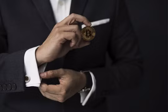 Lạm phát kéo dài, Bộ trưởng Tài chính Zimbabwe khuyên người dân đầu tư bitcoin