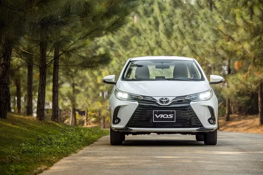 Toyota Việt Nam bán 2.304 xe trong tháng 8/2021, Vios, Corolla Cross bán chạy nhất thị trường