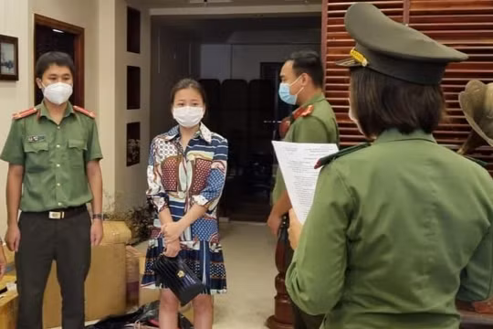 Đà Nẵng: Bắt thêm một nữ giám đốc trong đường dây đưa chuyên gia “rởm” vào Việt Nam