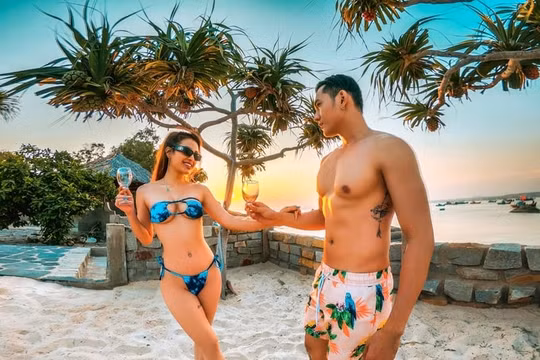 Đúng 8/3, Phương Trinh Jolie xác nhận hẹn hò Lý Bình