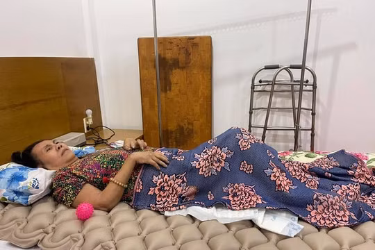 Nghệ sĩ Hoàng Lan phẫu thuật thành công vùng lưng bị hoại tử