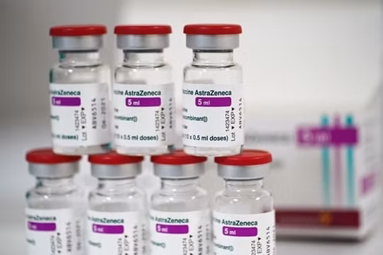 Việt Nam mua 30 triệu liều vaccine AZD1222 do AstraZeneca sản xuất