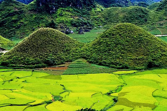 Núi đôi Cô Tiên - Tuyệt tác thiên nhiên chỉ có nơi vùng cao Hà Giang