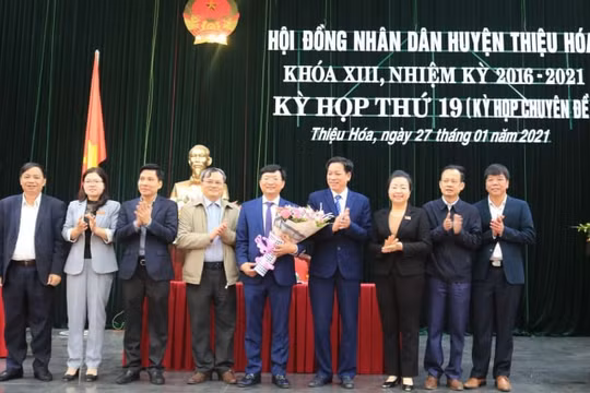 Thiệu Hoá có tân Chủ tịch huyện trẻ nhất tỉnh