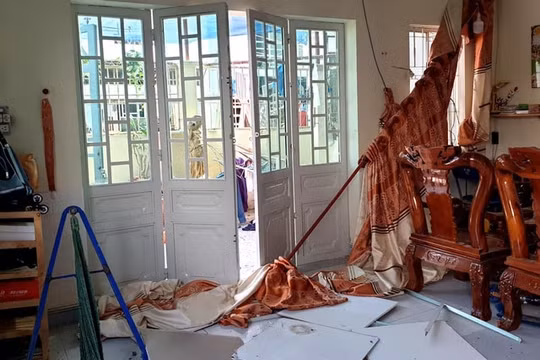 Bình Dương: Nổ lớn xảy ra ở khu dân cư, 4 căn nhà bị hư hỏng nặng