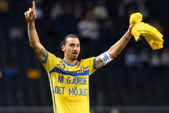 Tiền đạo Ibrahimovic bất ngờ quay trở lại ĐT Thụy Điển