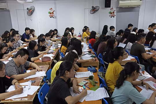 Tiêu điểm: Đưa dạy thêm vào ngành nghề kinh doanh có điều kiện – Có giải quyết được tận gốc?