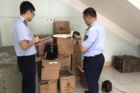 Lào Cai: Phát hiện cơ sở chuyên bán nồi chiên không dầu nhập lậu