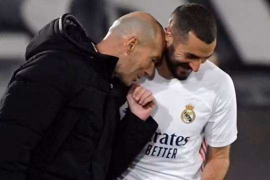 HLV Zidane đưa ra quan điểm khi Benzema bị ĐT Pháp ghẻ lạnh