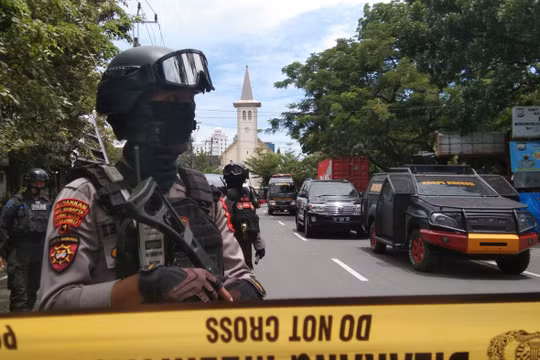 Đánh bom liều chết tại nhà thờ Indonesia, 14 người bị thương