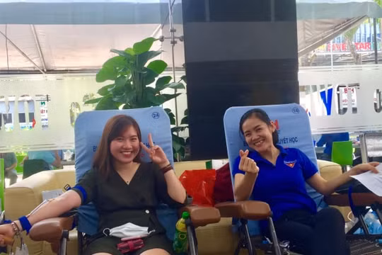 Ấm áp tình người Dầu khí trong ngày hội hiến máu tại PVFCCo