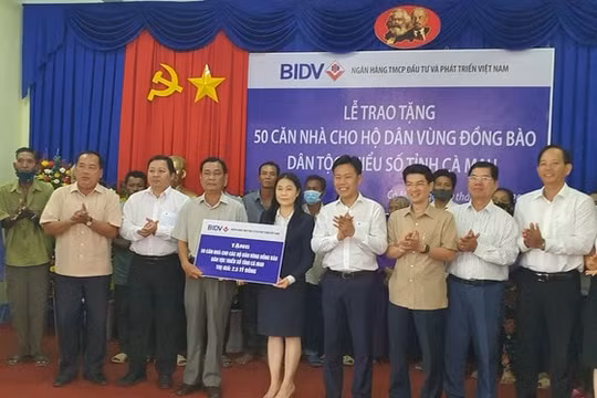 Cà Mau: Trao tặng 50 căn nhà cho hộ dân vùng đồng bào dân tộc thiểu số