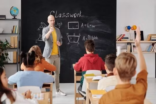 Italia bắt buộc giấy chứng nhận sức khỏe COVID-19 đối với giáo viên