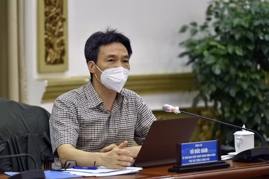 Phó thủ tướng yêu cầu TP.HCM đẩy nhanh tiêm vắc xin shipper