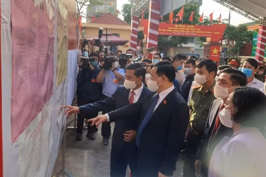 Chủ tịch Quốc hội Vương Đình Huệ dự lễ khai mạc "Ngày hội của toàn dân" tại An Lão, Hải Phòng