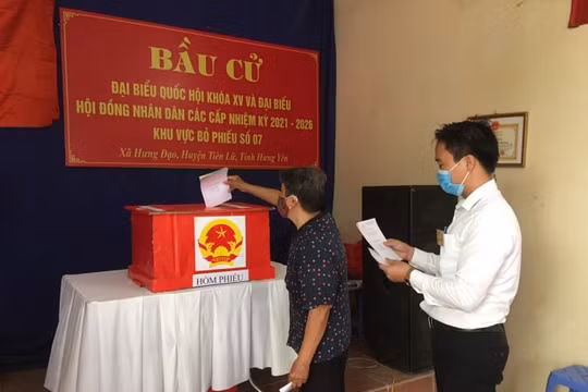 Cử tri Hưng Yên náo nức tham gia ngày hội của toàn dân