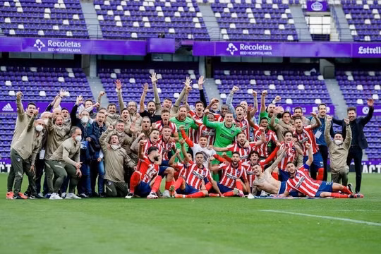 Suarez lập đại công, Atletico lên ngôi vô địch La Liga