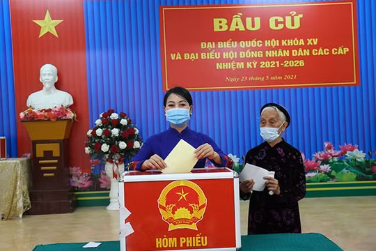 Hình ảnh cử tri tỉnh Vĩnh Phúc nô nức đi bầu cử