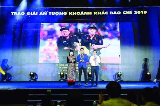 Đón xem truyền hình trực tiếp Gala Báo chí và Lễ trao giải “Khoảnh khắc Báo chí 2020” vào 9h30 ngày 09/10