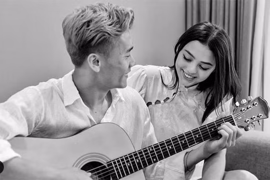 Bạn gái mẫu Tây ‘nóng bỏng’ báo tin vui cho thủ môn Bùi Tiến Dũng