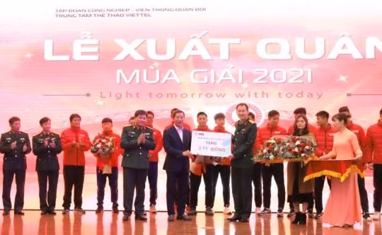 CLB Viettel nhận 2 tỷ tiền thưởng từ ngân hàng MB sau vô địch V.League 2020