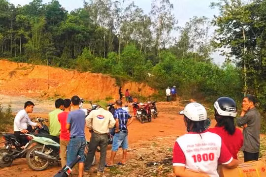 Phát hiện thi thể nam giới phân hủy mạnh ở đồi cây