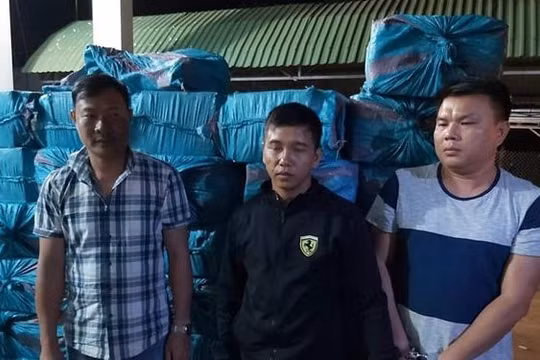 Khởi tố, bắt tạm giam nhóm đối tượng vận chuyển 18.080 bao thuốc JET