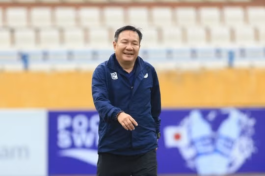HLV Hoàng Văn Phúc chính thức ra mắt Hà Nội FC