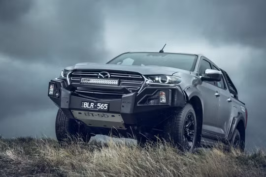 Mazda BT-50 Thunder có giá đắt hơn bản tiêu chuẩn gần 10.000 USD