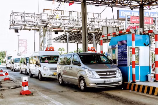 Khoảng 30 nghìn lượt xe qua hầm Hải Vân trong 2 ngày nghỉ lễ