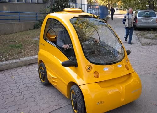 Ôtô điện Kenguru dành cho người đi xe lăn được bán tại châu Âu với giá 25.000 USD