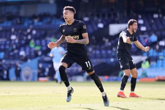 CLB MU chia tay tiền vệ Jesse Lingard