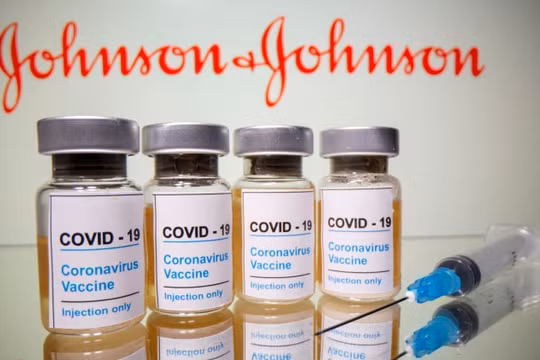 Nhóm cố vấn của ông Biden lo ngại kế hoạch triển khai vắc xin J&J bị chậm