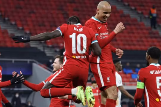 CLB Liverpool lọt vào tứ kết Champions League