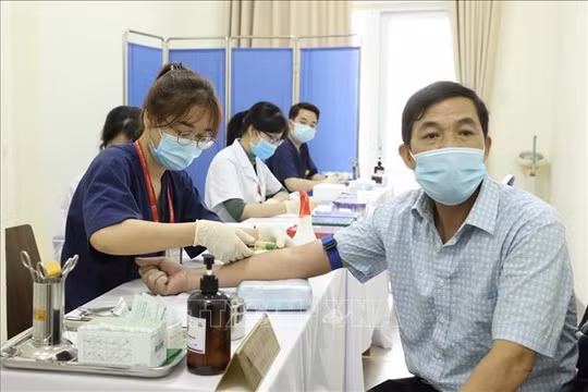 Thử nghiệm vắc xin COVIVAC của nhóm 40 đến 59 tuổi rất quan trọng!