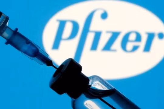 Nhân viên người Trung Quốc bị Pfizer kiện vì đánh cắp bí mật về vaccine Covid-19