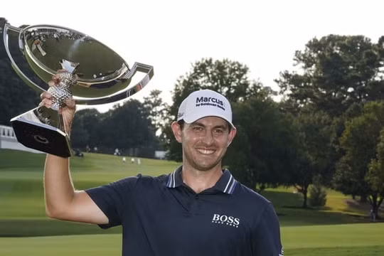 Golfer Patrick Cantlay giành ngôi vô địch Tour Championship 2021