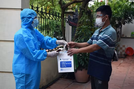 Phó Thủ tướng Vũ Đức Đam: Không để người đang cách ly, tự điều trị tại nhà không có Tết