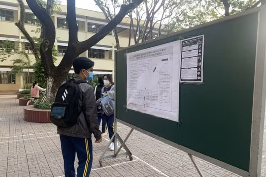 Học sinh tỉnh Bình Phước trở lại trường vào đầu năm 2022