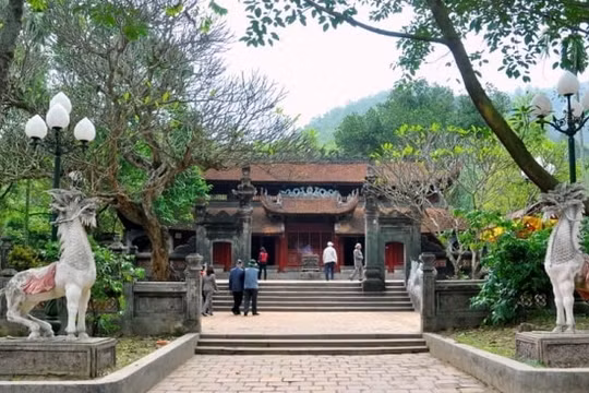 Hà Nội công nhận điểm du lịch Di tích quốc gia đặc biệt Đền Sóc
