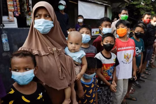 Indonesia mở rộng hạn chế COVID-19 đến cuối tuần