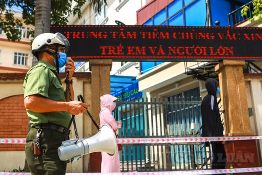 Dừng lấy mẫu xét nghiệm COVID-19 tại Viện Kiểm định Quốc gia vắc xin và sinh phẩm y tế