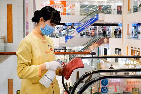 Không được lơ là, chủ quan trong bối cảnh xuất hiện biến thể COVID-19 mới