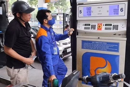 Giá xăng, dầu ngày mai có thể giảm mạnh