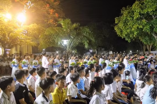 Nhiều giáo xứ ở Hà Tĩnh vẫn tập trung hành lễ đông người khi dịch Covid-19 diễn biến phức tạp